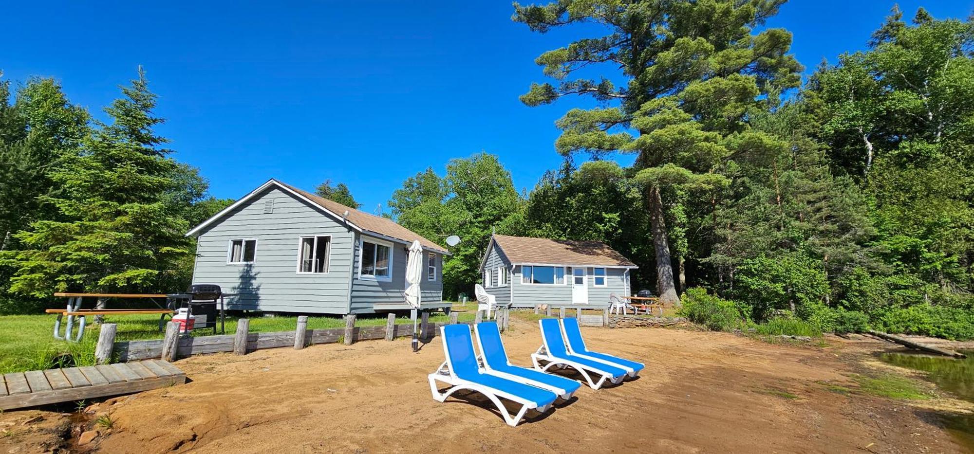 Parkway Cottage Resort And Trading Post Dwight Exterior photo